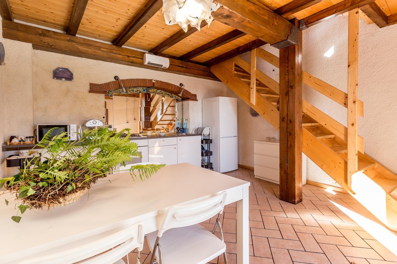 شقة Casa Dei Ciliegi Monti di Villa المظهر الخارجي الصورة